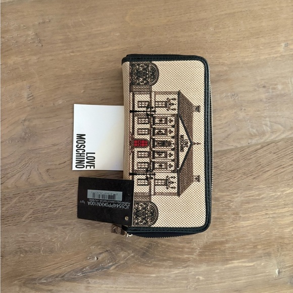 Love Moschino Architectural Design Wallet in Beige and Black - Picture 8 of 11